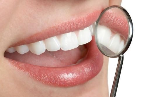 הלבנת שיניים במרפאה ברמת גן של ד"ר חיים לזרוביץ